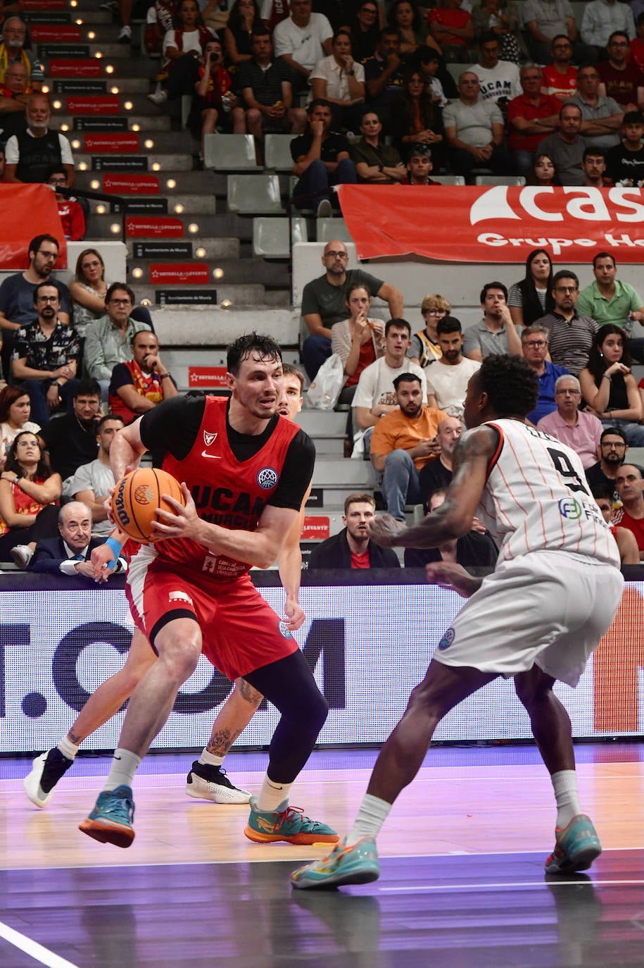 Las imágenes del UCAM Murcia-Manisa Basket (97-103)