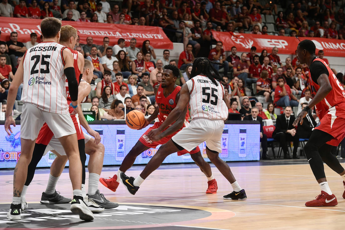 Las imágenes del UCAM Murcia-Manisa Basket (97-103)