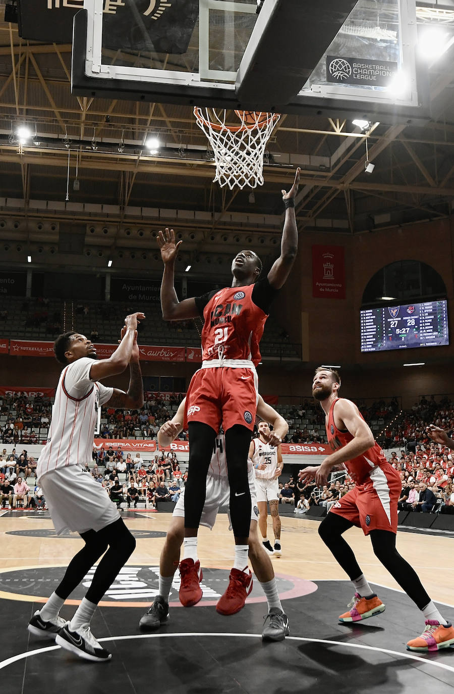Las imágenes del UCAM Murcia-Manisa Basket (97-103)