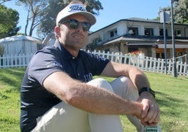 Carlos Sánchez. El profesional del Club de Golf Villa de Madrid en un momento de la entrevista con LA VERDAD.