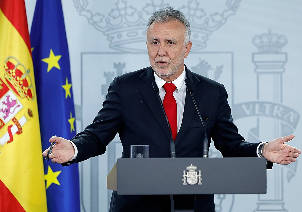 El ministro Ángel Víctor Torres en la rueda de prensa posterior a la reunión entre Pedro Sánchez y Fernando López Miras