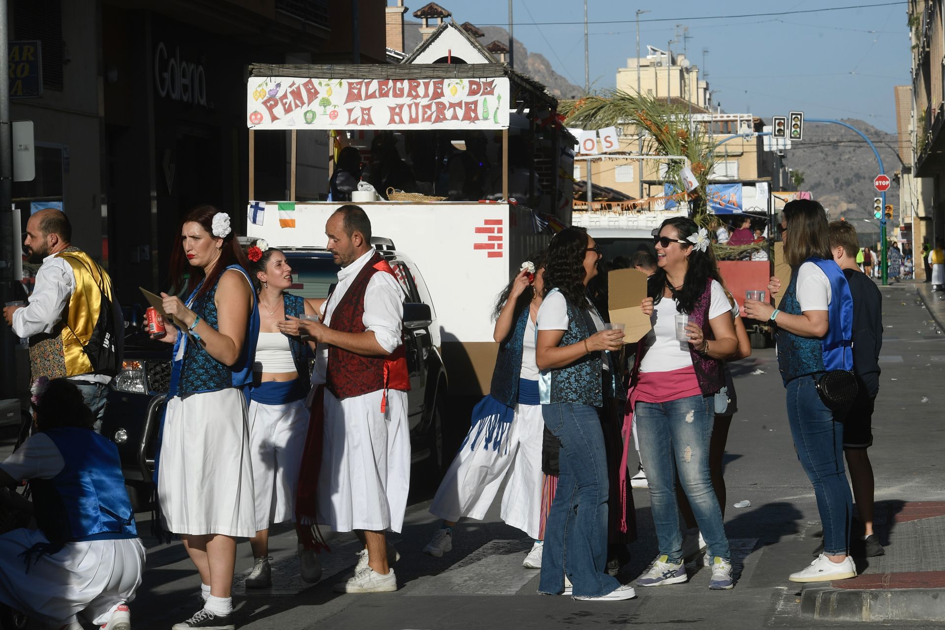 Más de medio centenar de carrozas desfilan en el Bando de la Huerta de Santomera