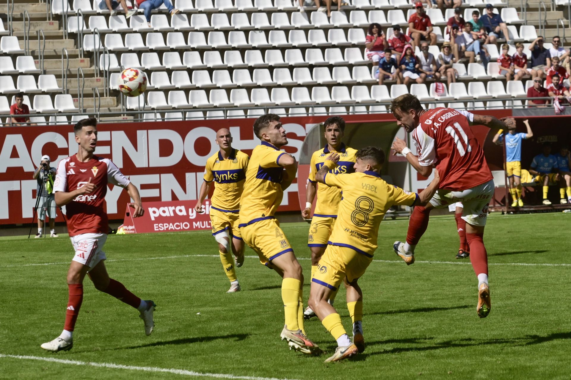 Las imágenes del partido entre el Real Murcia y el Alcorcón