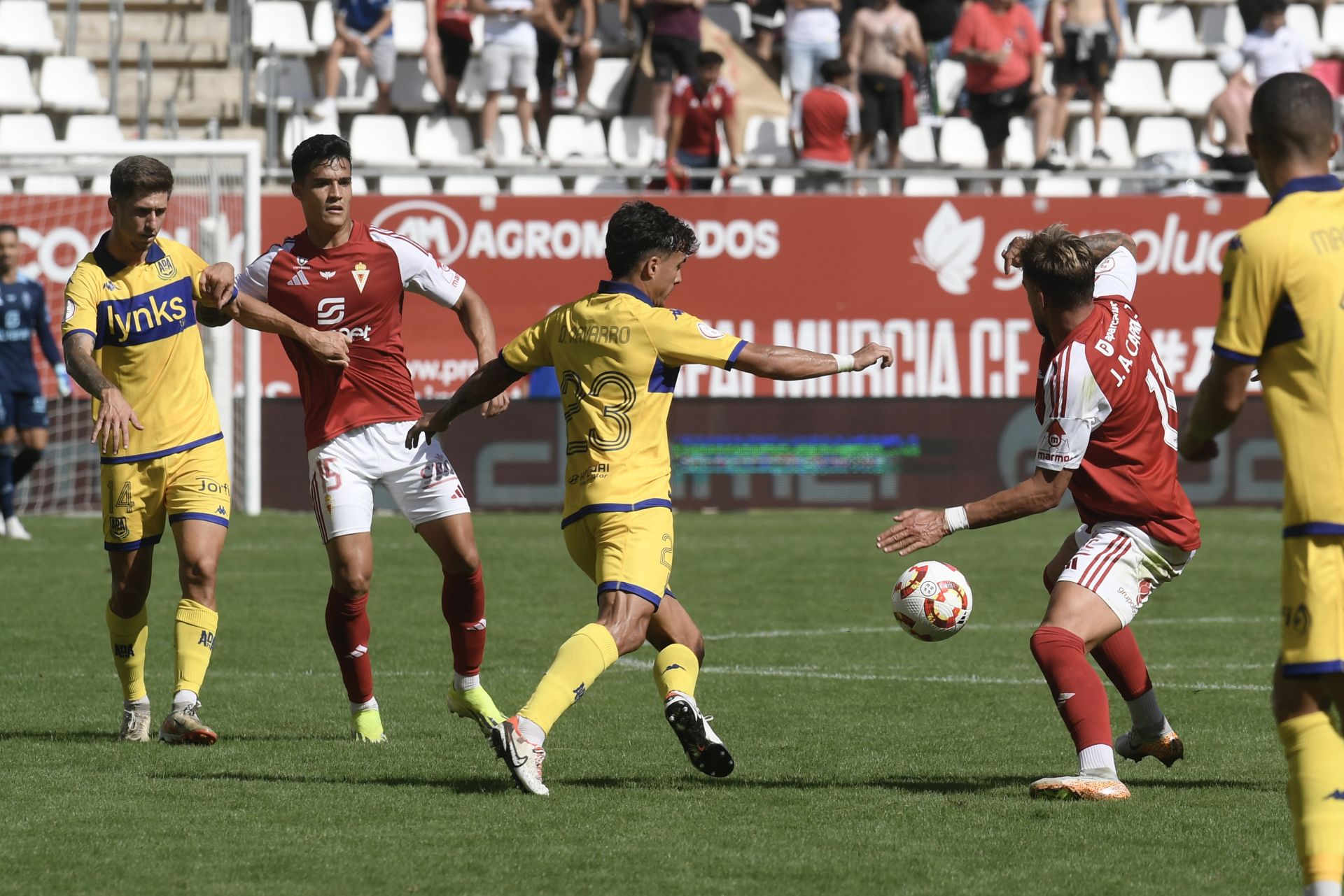 Las imágenes del partido entre el Real Murcia y el Alcorcón