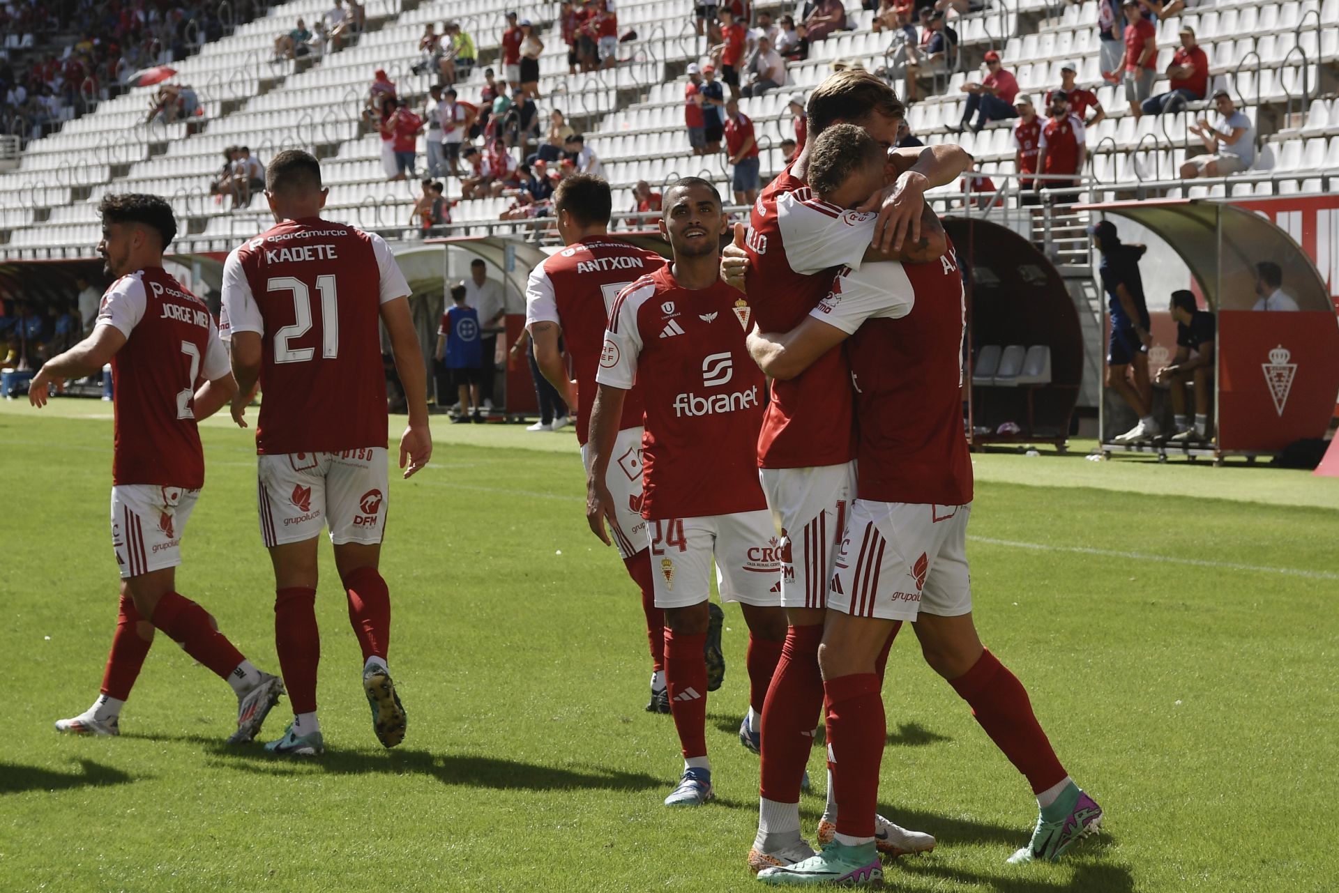 Las imágenes del partido entre el Real Murcia y el Alcorcón