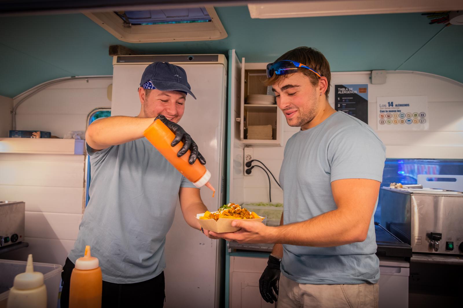 La inauguración del Street Food Market de Torrevieja, en imágenes