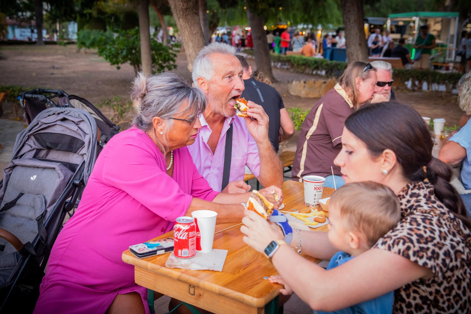 La inauguración del Street Food Market de Torrevieja, en imágenes