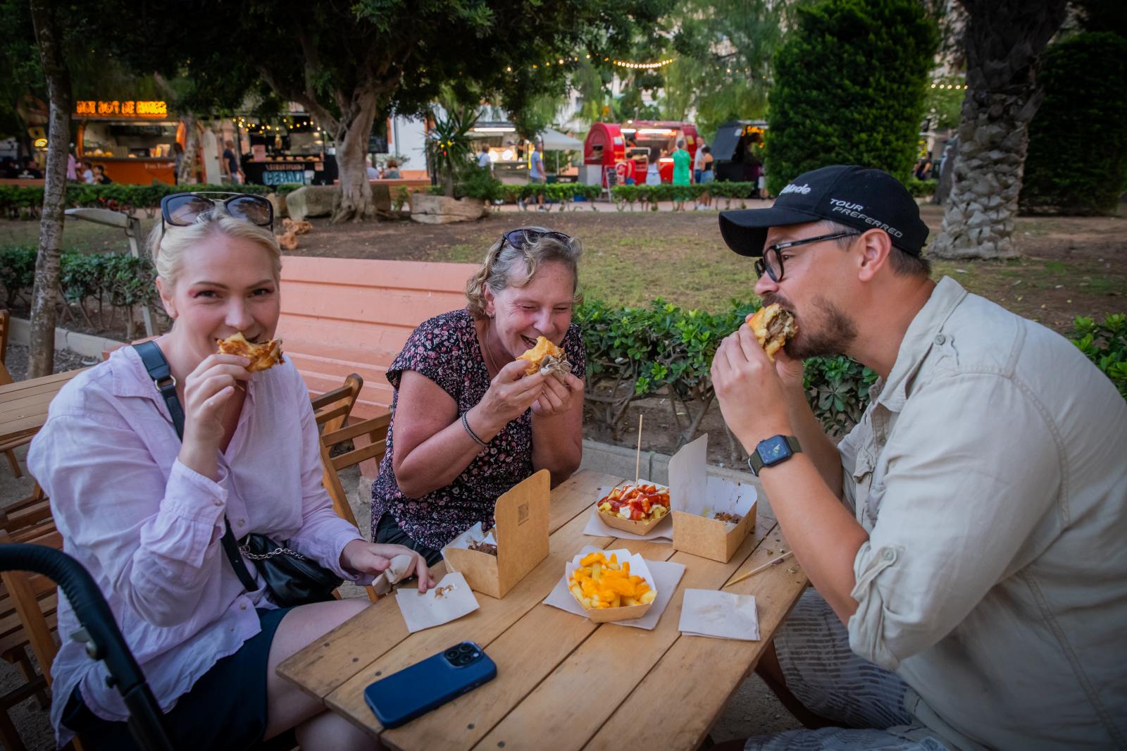 La inauguración del Street Food Market de Torrevieja, en imágenes