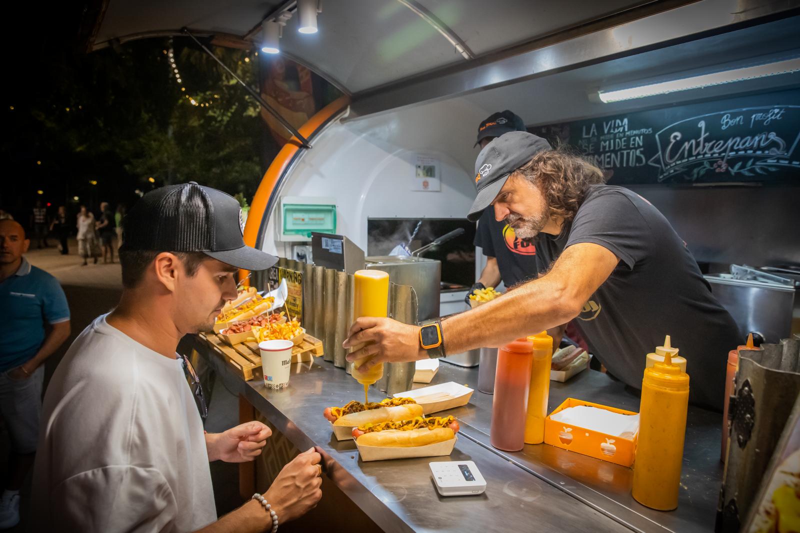 La inauguración del Street Food Market de Torrevieja, en imágenes