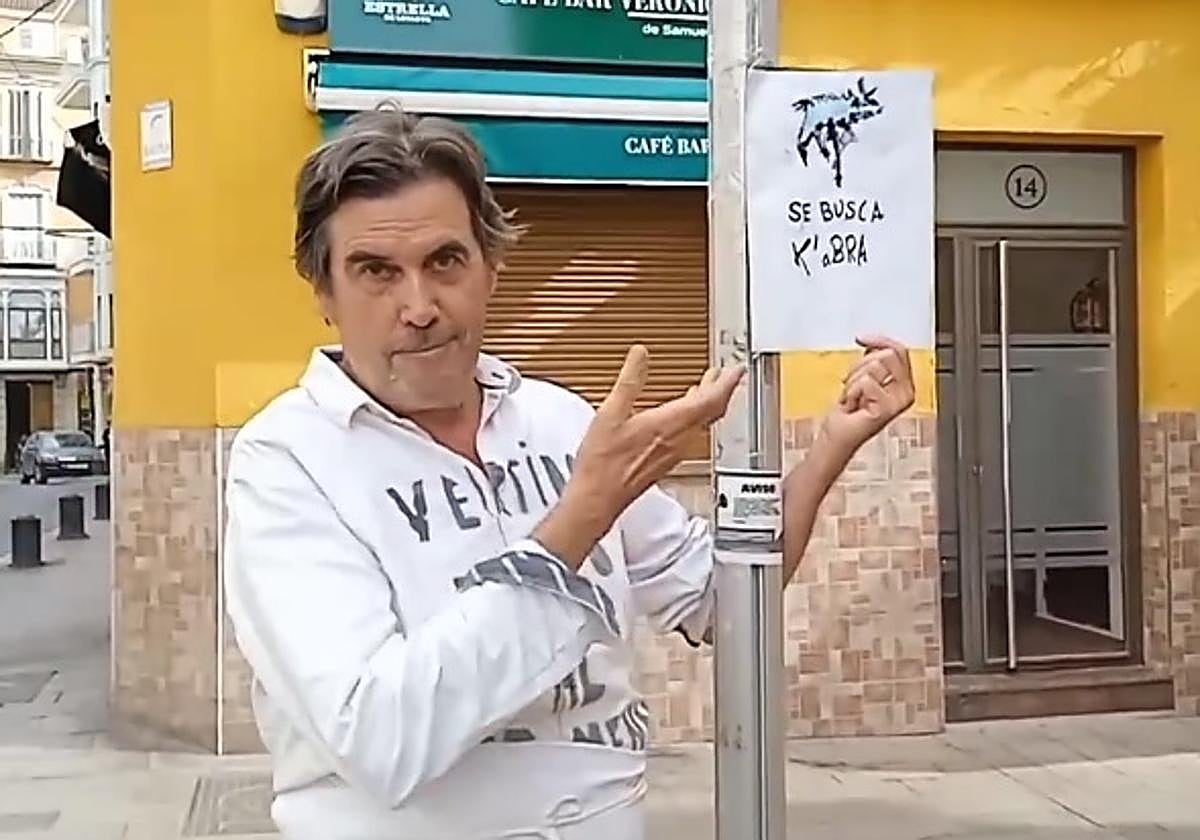 Cartel de búsqueda de la peculiar mascota.