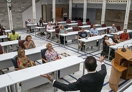 Jornada de puertas abiertas, ayer, en la Asamblea.