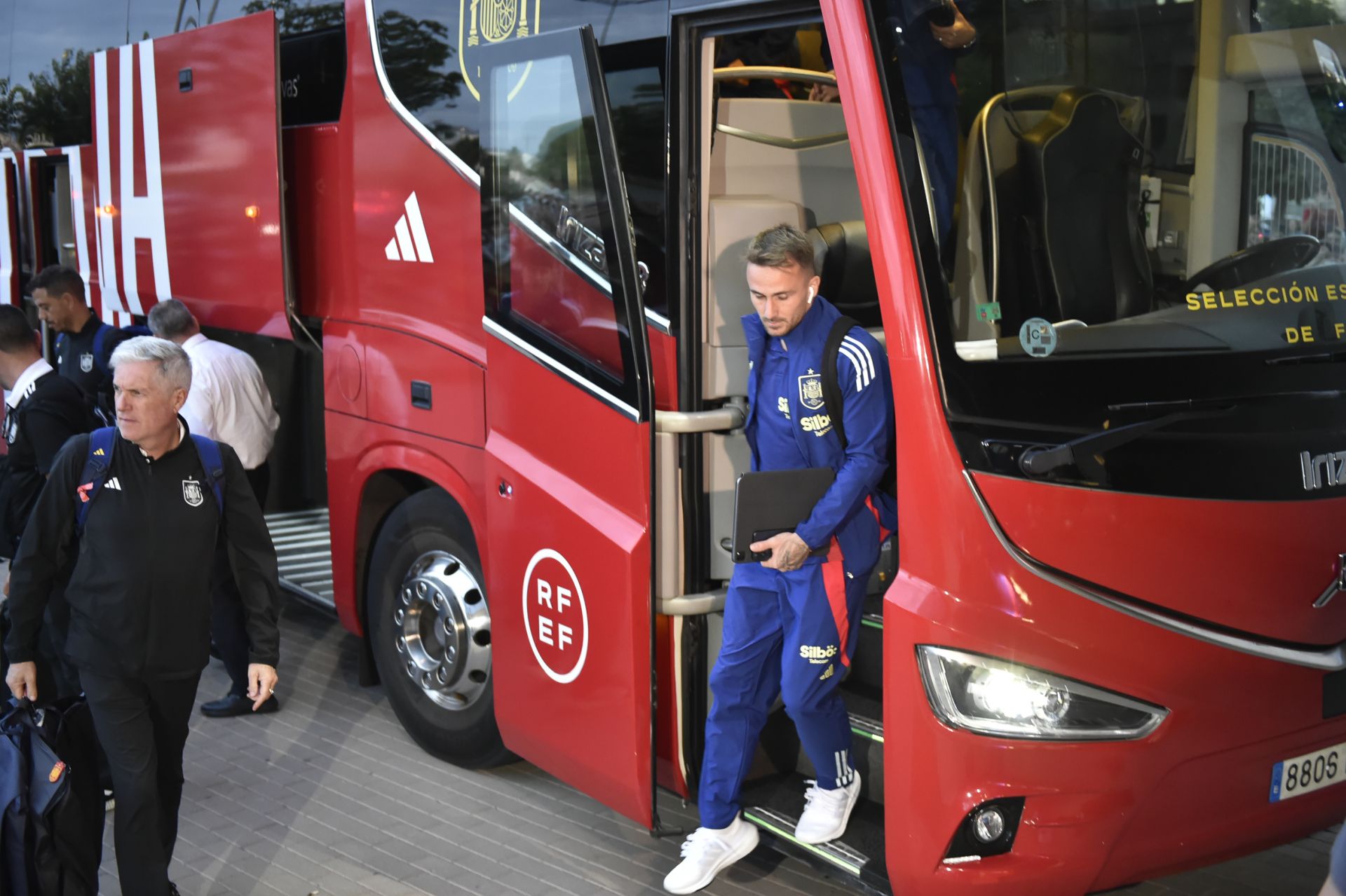 La llegada de la selección española a Murcia, en imágenes