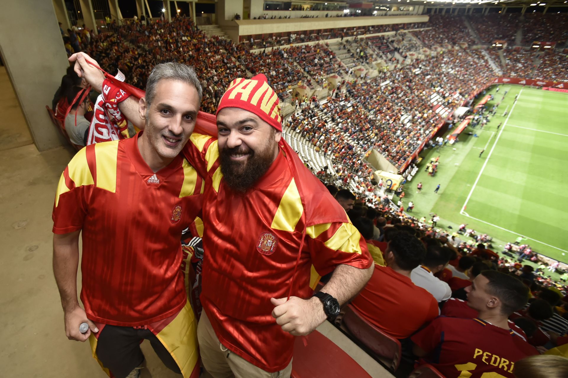 Gran ambiente en el Enrique Roca por la visita de La Roja