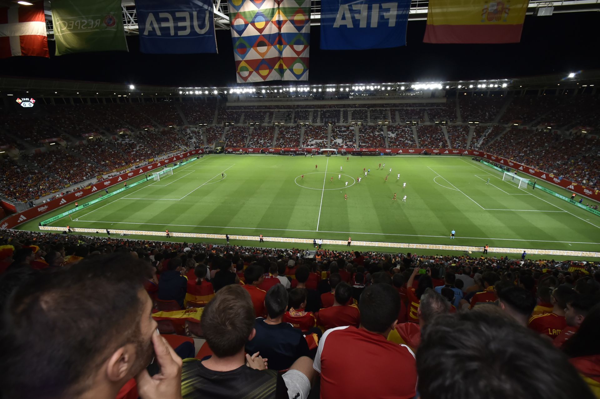 Gran ambiente en el Enrique Roca por la visita de La Roja