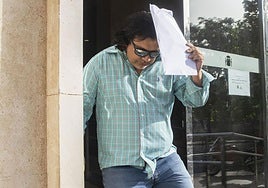 Walter Domínguez, este lunes, a la salida de la vista para abordar la posibilidad de suspender su ingreso en prisión.