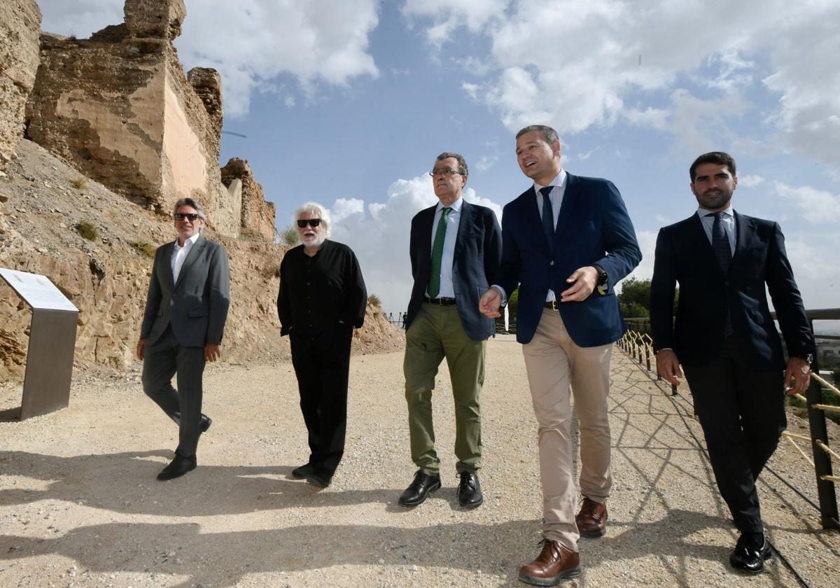 Presentación de 'Ámbito Gabarrón Tres Culturas' en el Castillejo de Monteagudo, este martes.