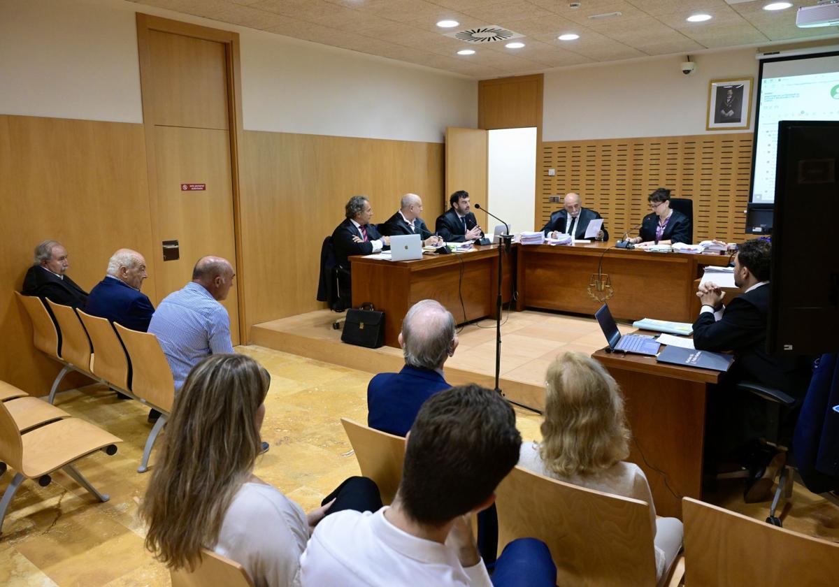 Los exediles de Murcia Berberena, Porto y Arce, ante el juez: «Los concejales no nos enteramos de esas cosas; se llega donde se llega»