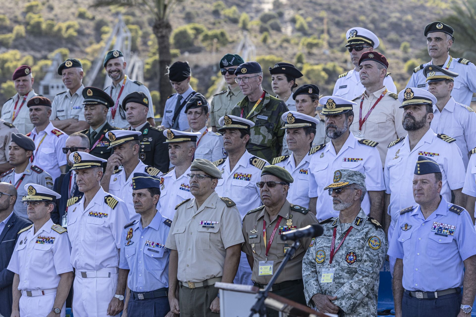 Llegada de los militares que participan en Cartagena en el campeonato de carreras de orientación