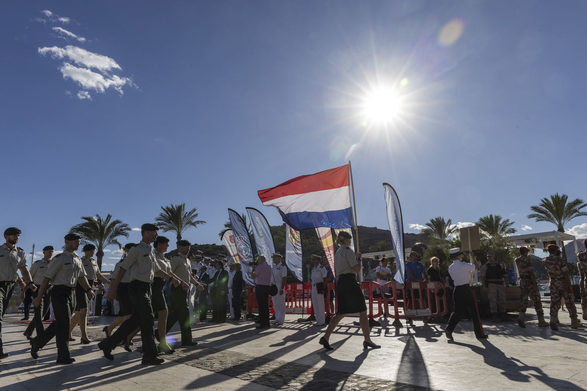 Llegada de los militares que participan en Cartagena en el campeonato de carreras de orientación