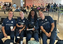 Niemojewska, Holesinska, Nelson y Massey sonríen, ayer.