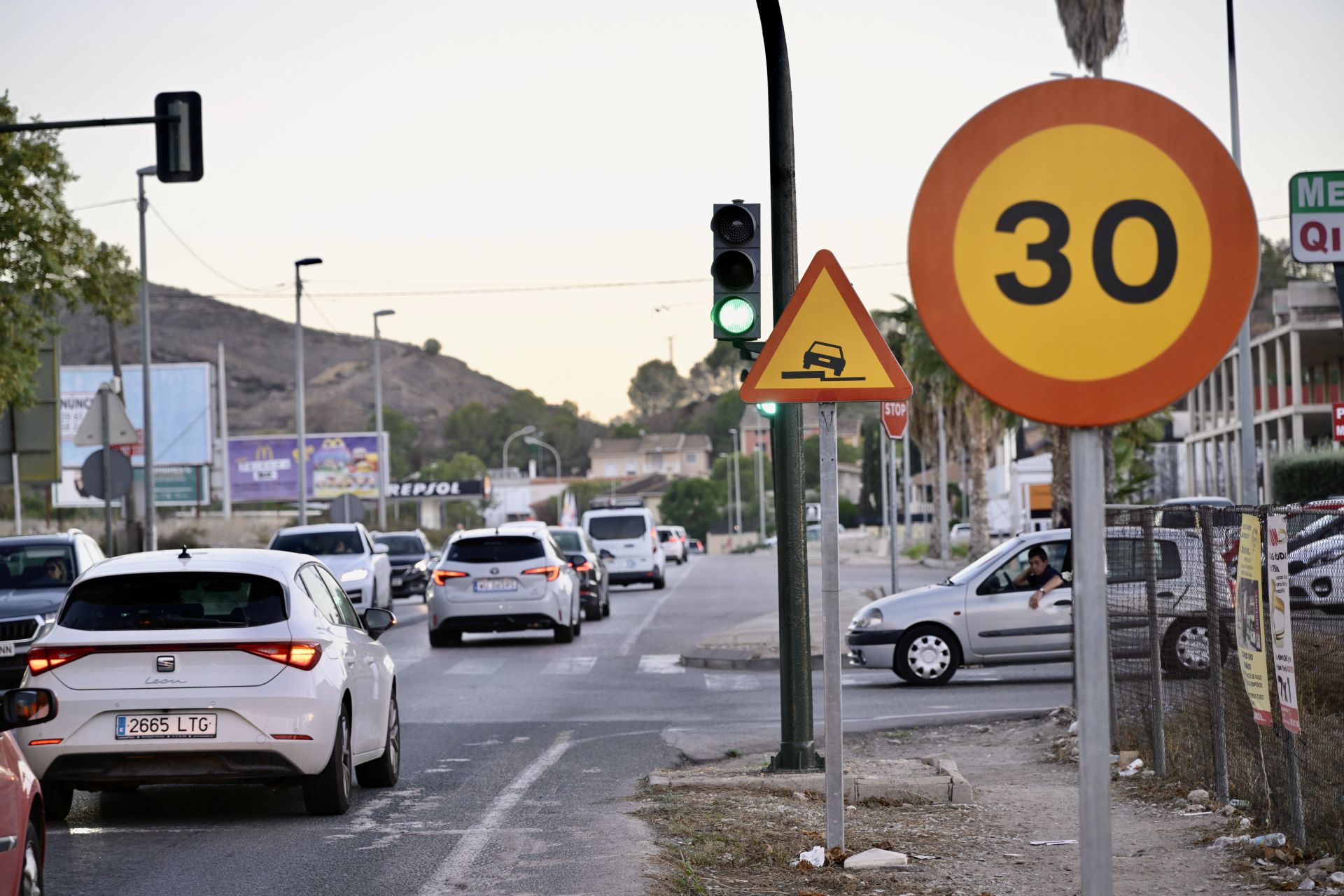 Las imágenes de los baches en la avenida Alejandro Valverde de Murcia