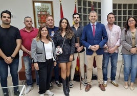 Javier Vera Padilla, con el bastón de mando, este jueves.