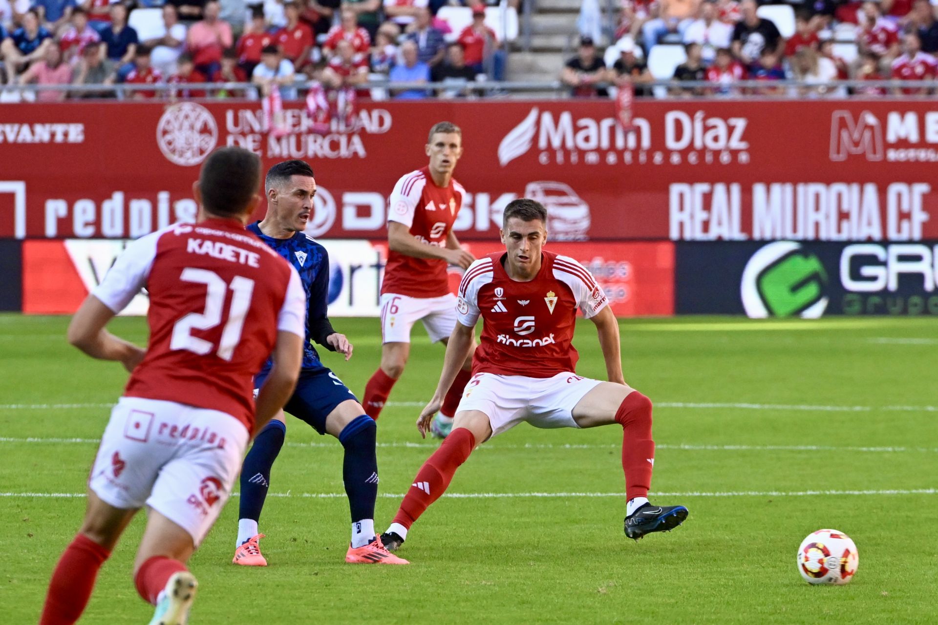 El empate del Real Murcia frente al Marbella FC, en imágenes