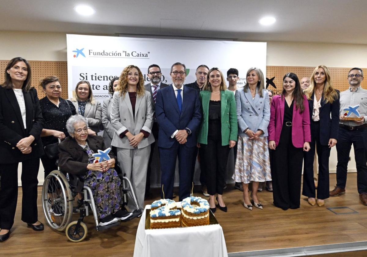 Autoridades y usuarios durante la conmemoración del 20 aniversario del Espacio.