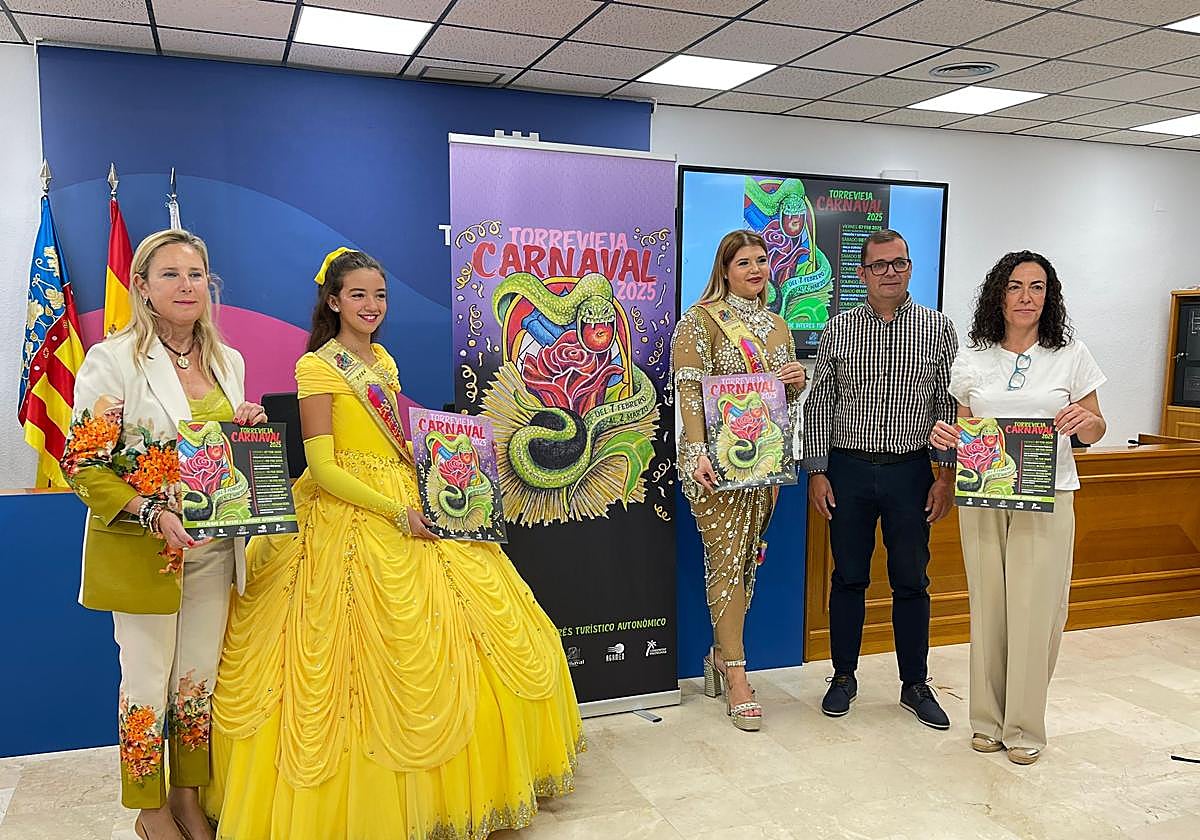 Presentación del Carnaval, este lunes, en el Ayuntamiento de Torrevieja.