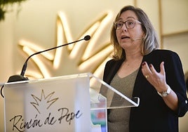 María Jesús Periago, catedrática de Tecnología de los Alimentos, Nutrición y Bromatología de la UMU, durante su intervención.