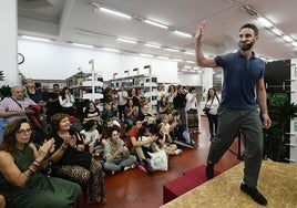 Dani Rovira, en la Biblioteca Regional