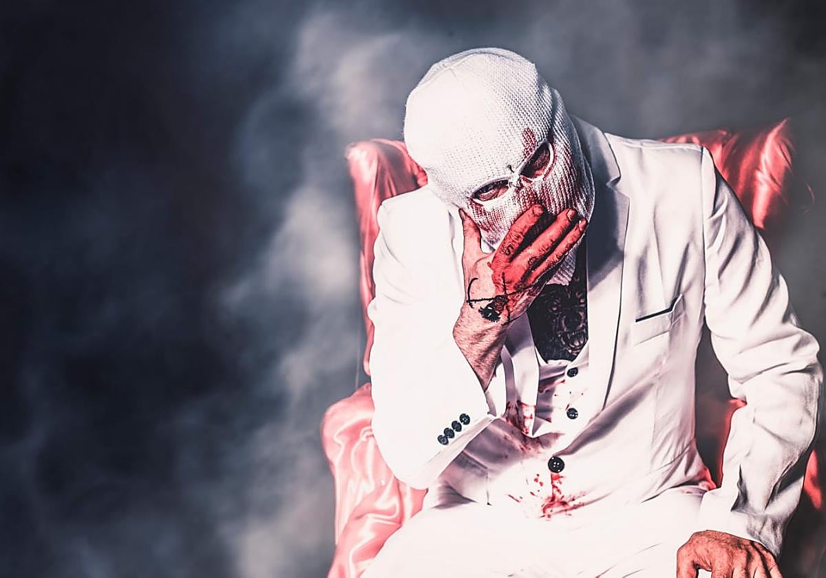 El Rey Rojo. Santiago García es el Rey Rojo, creador y protagonista del 'Cabaret infernal'.