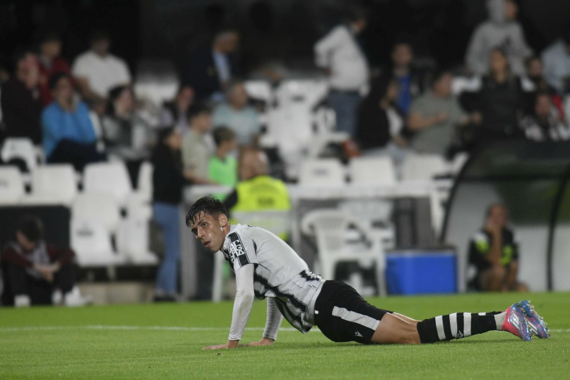 El empate del Cartagena frente al Elche, en imágenes