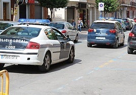 Vehículos de la Policía Local de Yecla y de la Policía Nacional.
