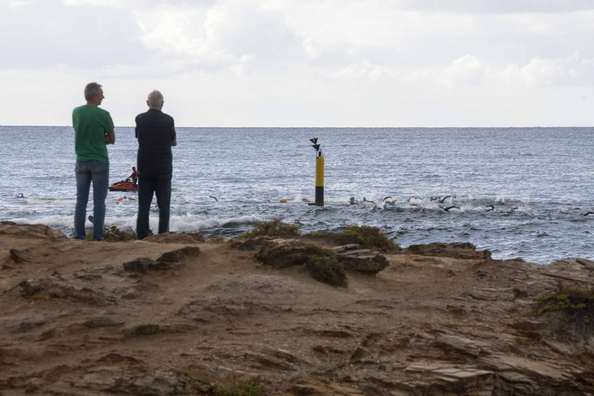 Las imágenes de la travesía a nado por Cabo de Palos