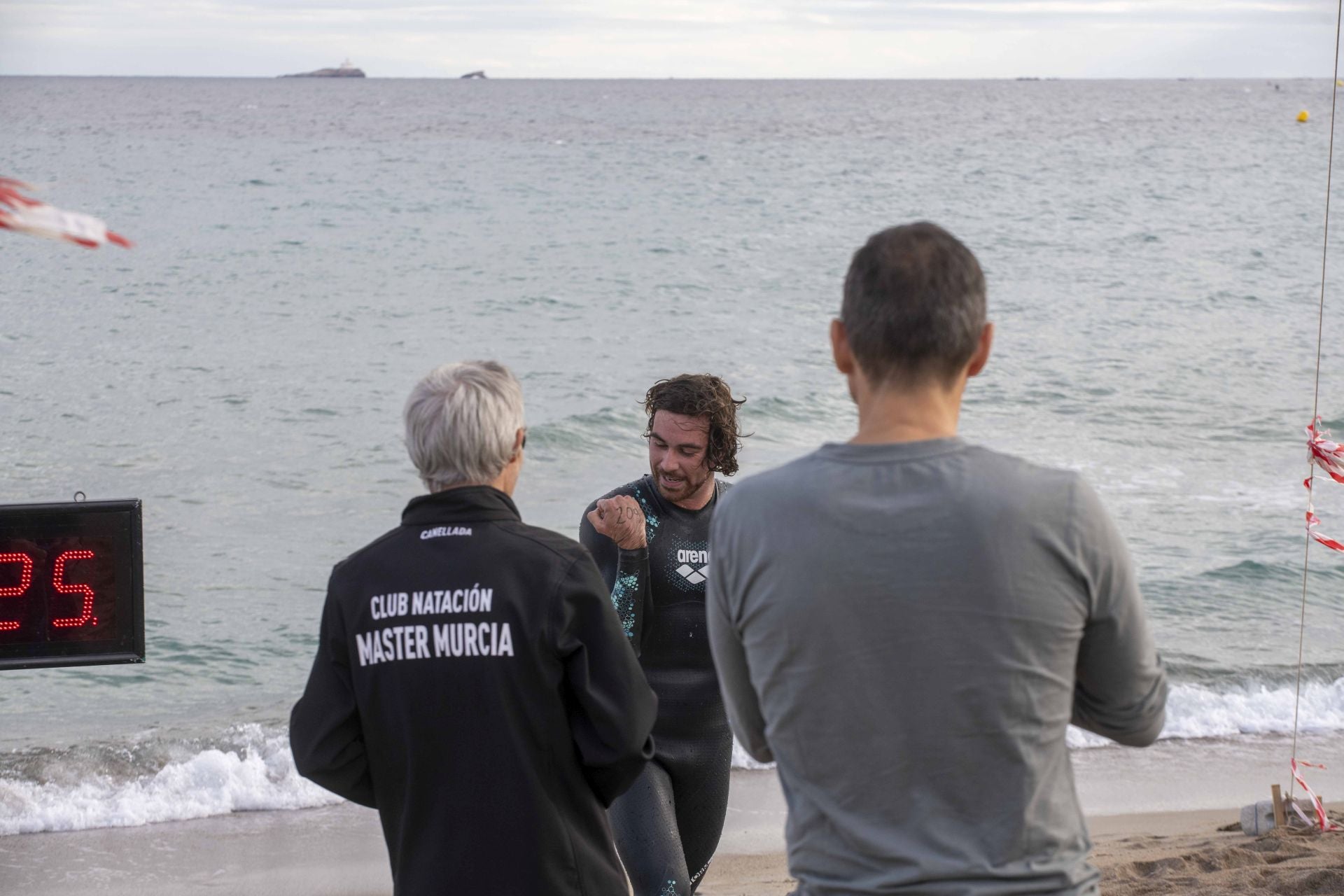 Las imágenes de la travesía a nado por Cabo de Palos