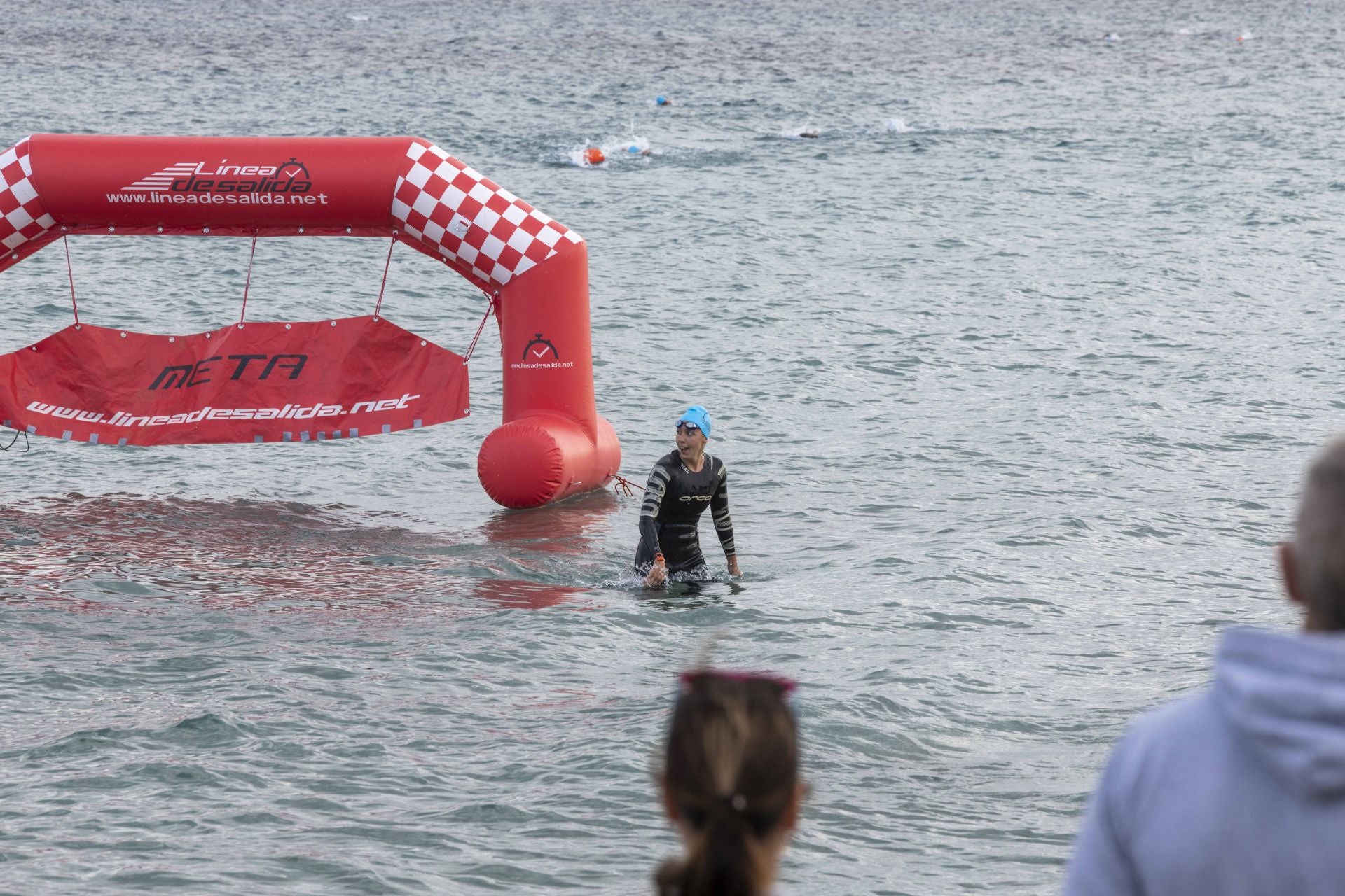 Las imágenes de la travesía a nado por Cabo de Palos