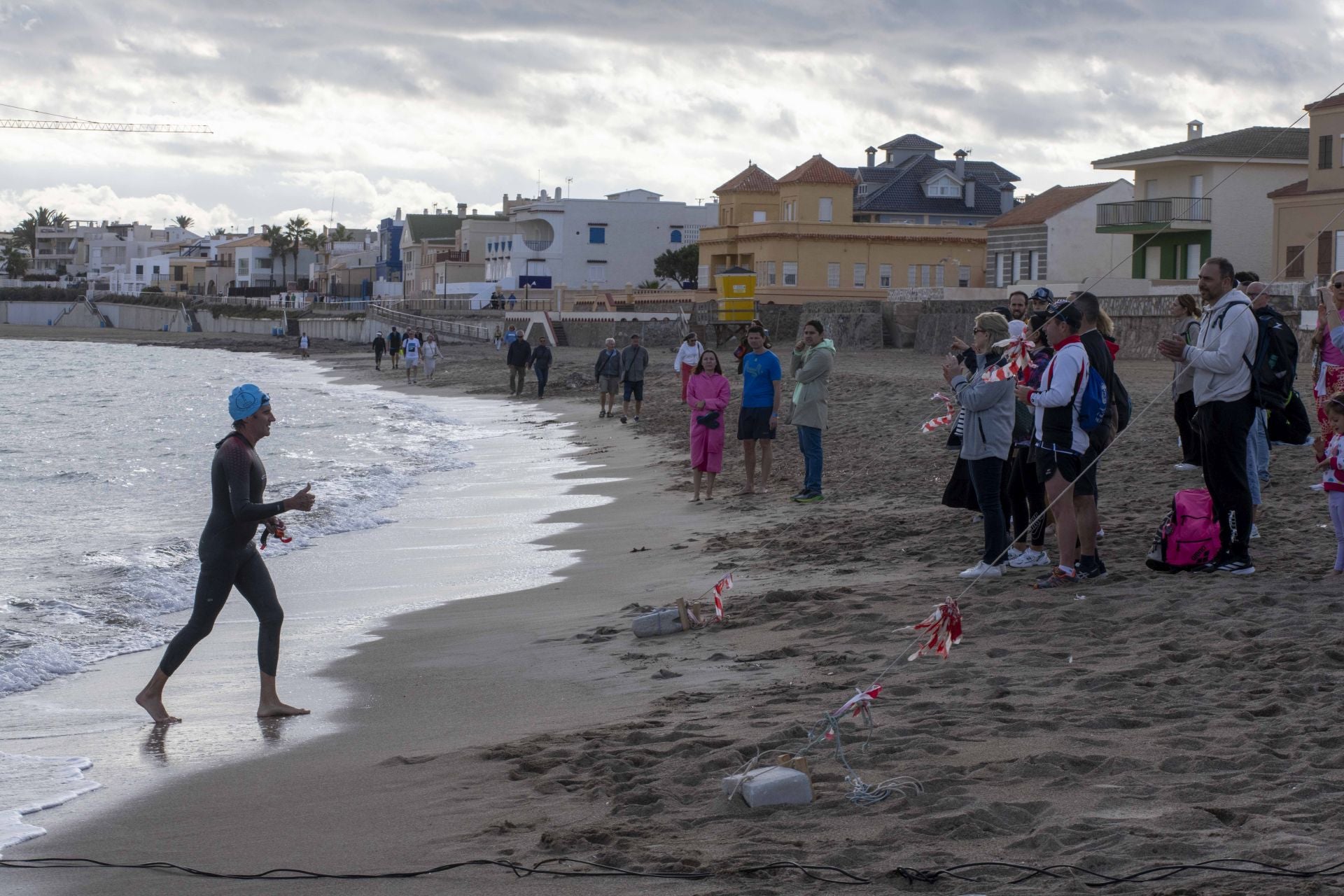 Las imágenes de la travesía a nado por Cabo de Palos