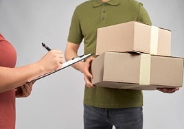 Estos son los únicos casos en los que es legal que dejen un paquete a tu vecino si no estás en casa.