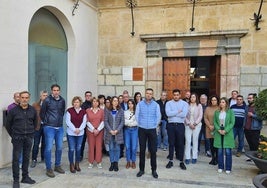 La concentraciónha tenido lugar esta mañana en la puerta del Ayuntamiento.