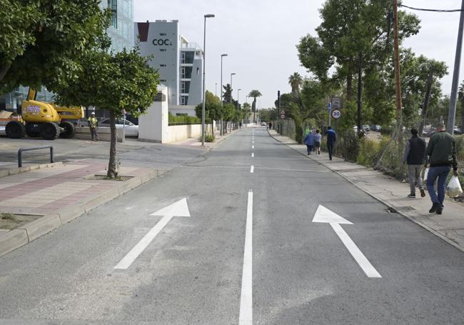 El nuevo acceso al carril, ayer, tras el cambio a sentido único.