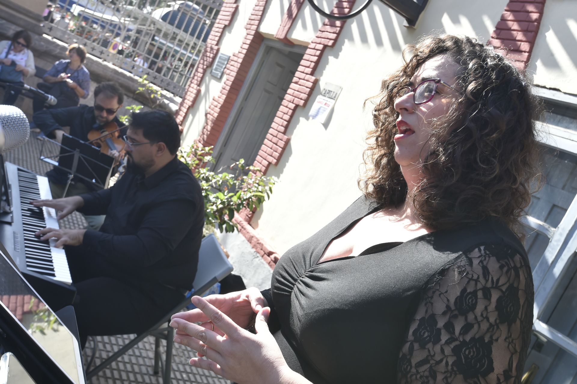 Las imágenes del Día de Todos los Santos en los cementerios de Murcia