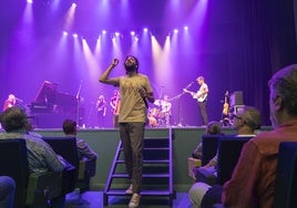 Salvador Sobral, durante su concierto en Cartagena.