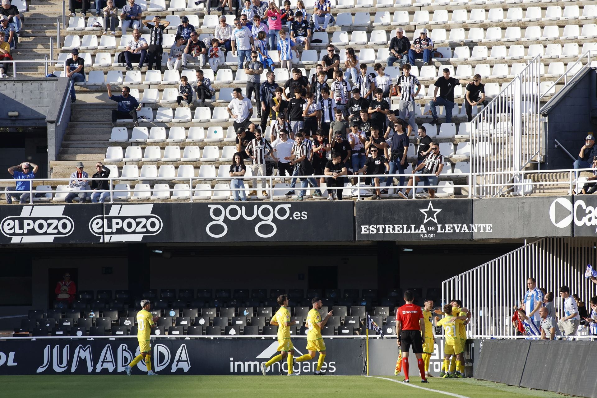 La derrota del Cartagena frente al Deportivo, en imágenes