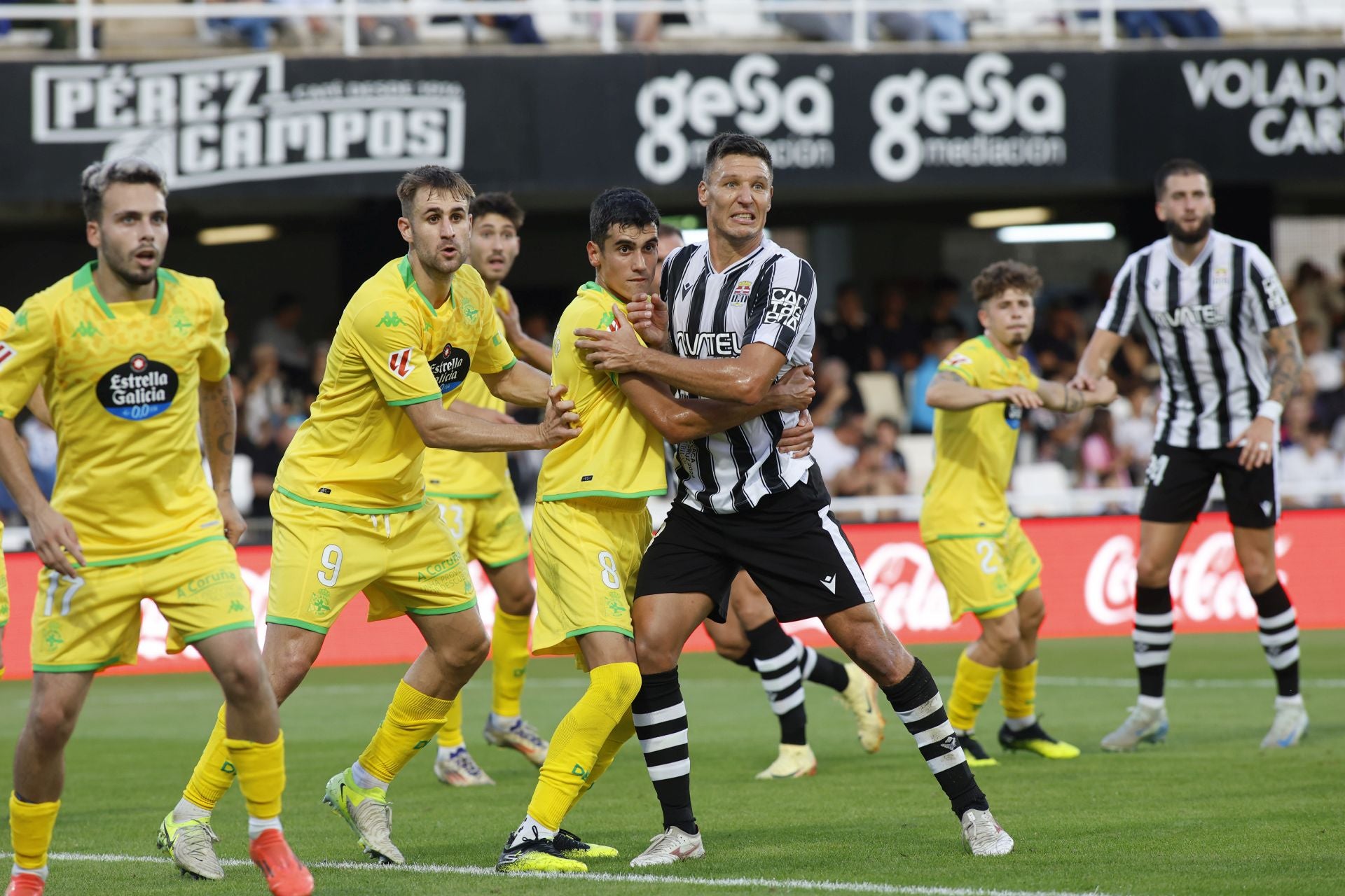 La derrota del Cartagena frente al Deportivo, en imágenes