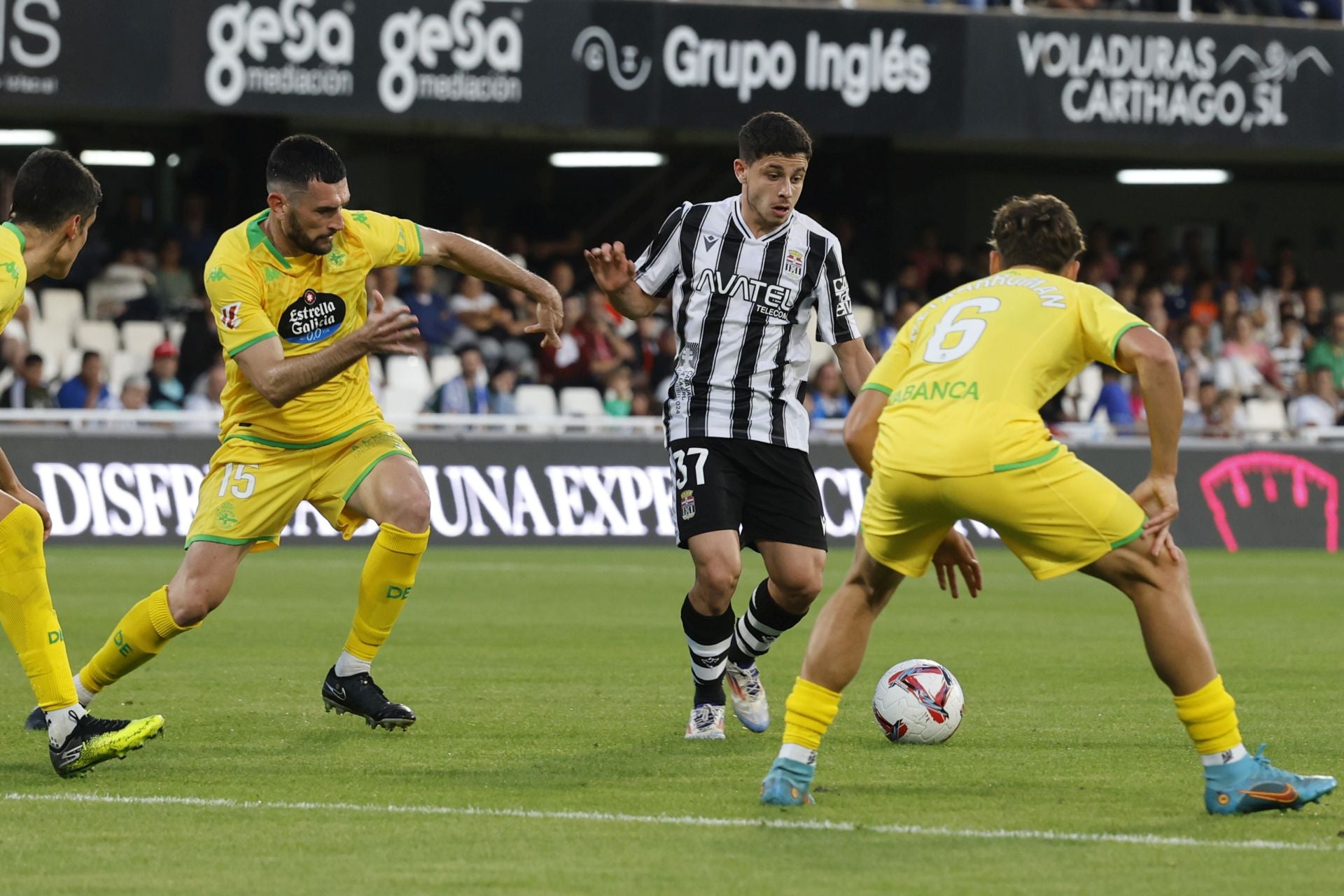 La derrota del Cartagena frente al Deportivo, en imágenes