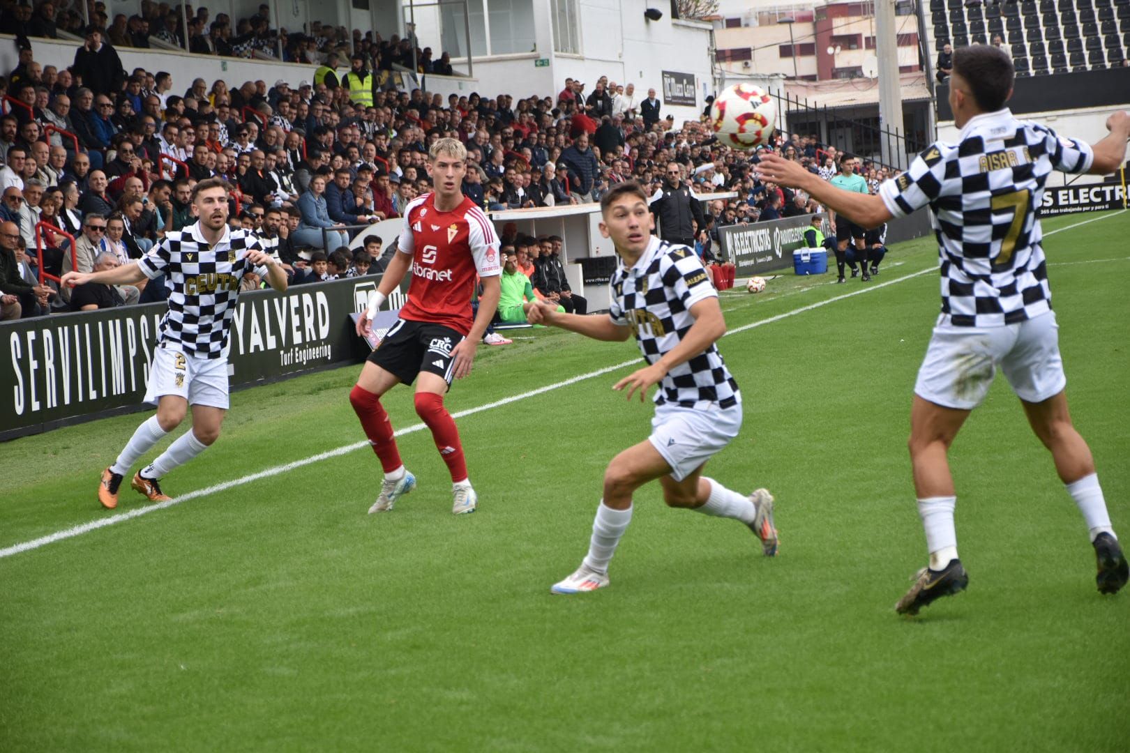 La derrota del Real Murcia frente al Ceuta, en imágenes