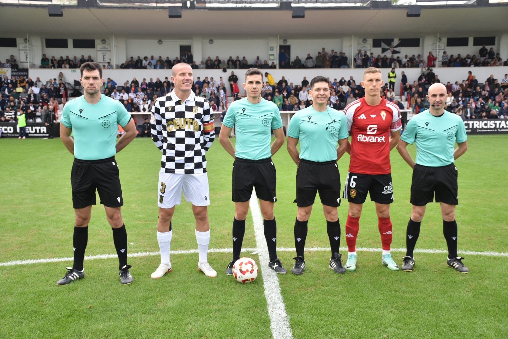 La derrota del Real Murcia frente al Ceuta, en imágenes