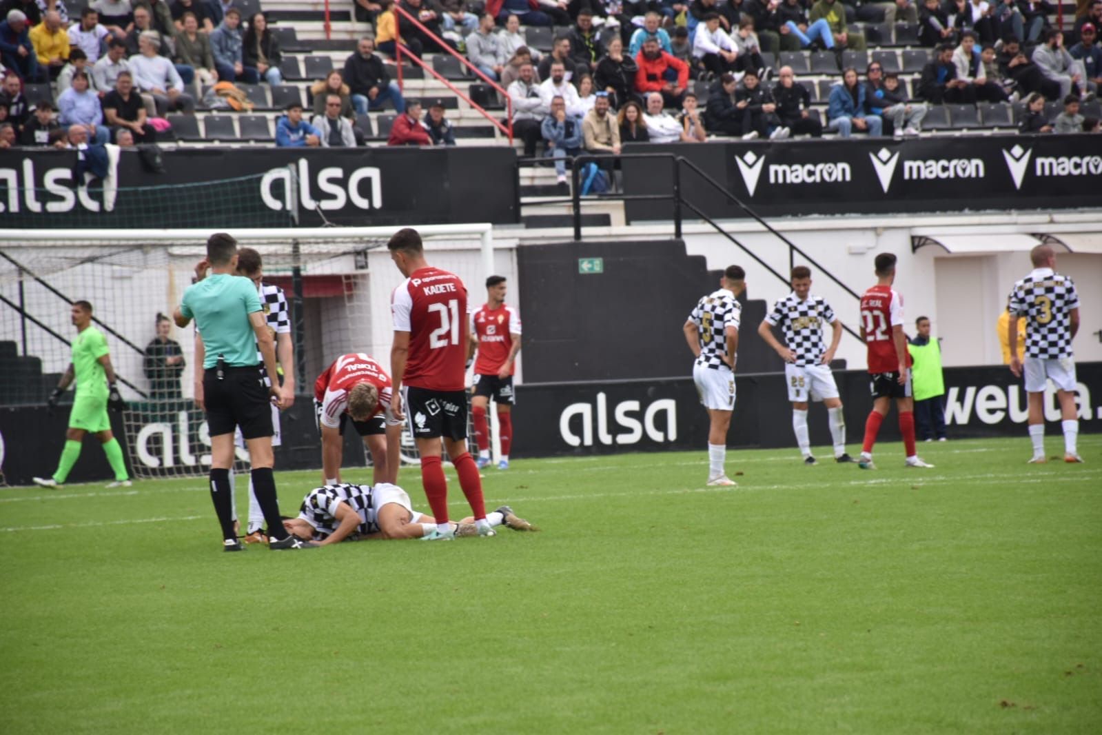 La derrota del Real Murcia frente al Ceuta, en imágenes