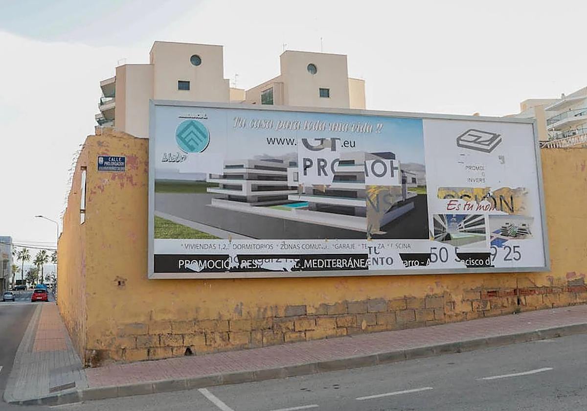 Cartel publicitario de una de las edificaciones que se iban a construir en Águilas.